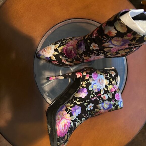 ANNE MICHELLE FLORAL STILETTO HEEL BOOTIES. - SZ 8.5 - Picture 2 of 4